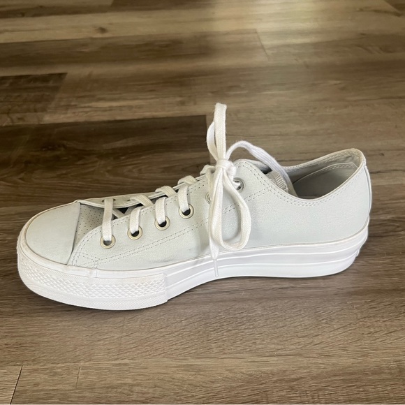 Chuck Taylor All Star Converse White Platform Sneaker Leather Low Top 9 - Picture 7 of 9